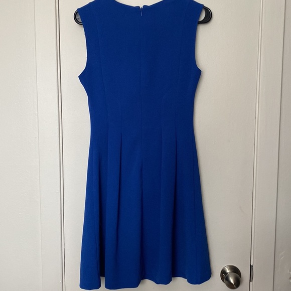 Dynamite dress - Picture 2 of 2